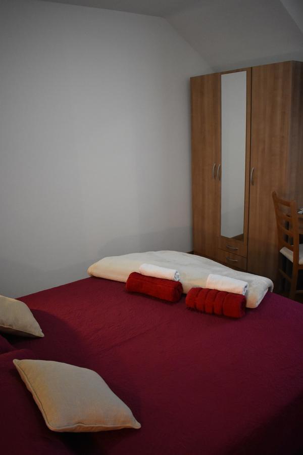 Guesthouse Samolov Vrhovine Exterior photo