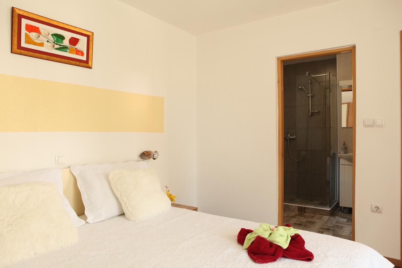 Guesthouse Samolov Vrhovine Exterior photo