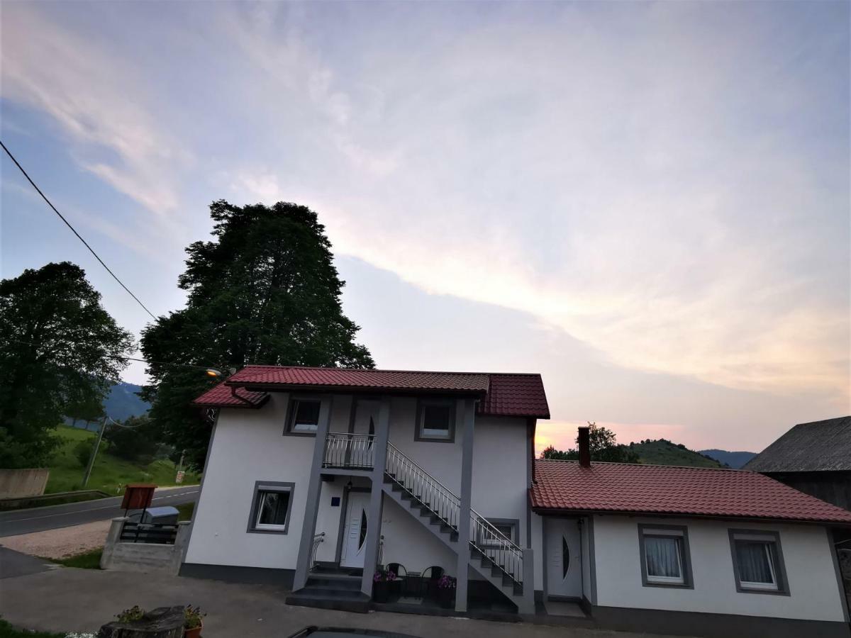 Guesthouse Samolov Vrhovine Exterior photo